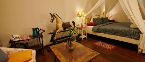 In-room safe, desk, soundproofing, free WiFi