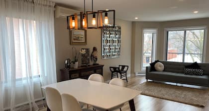 Bright, Renovated & Fully Furnished Condo â Garage + Terrace â 10 min to Metro