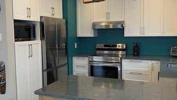 Micro-ondes, four, lave-vaisselle