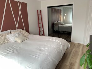 2 bedrooms, internet, bed sheets