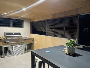 Interior - Newly renovated 2-bedroom apartment in Hawks Nest 2 min walk to water,AC,BBQ. (Hawks Nest)