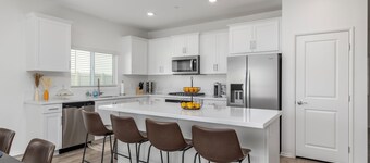 Family-Friendly 4BR Murrieta Home with A/C, Garage & Quiet Cul-de-Sac