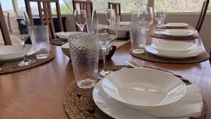 Dining - Lake Haus 59 : Family-friendly 2bed/2ba, Full Kitchen + Lake View Deck (Friant)