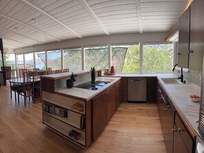 Microwave, oven, stovetop, dishwasher - Lake Haus 59 : Family-friendly 2bed/2ba, Full Kitchen + Lake View Deck (Friant)