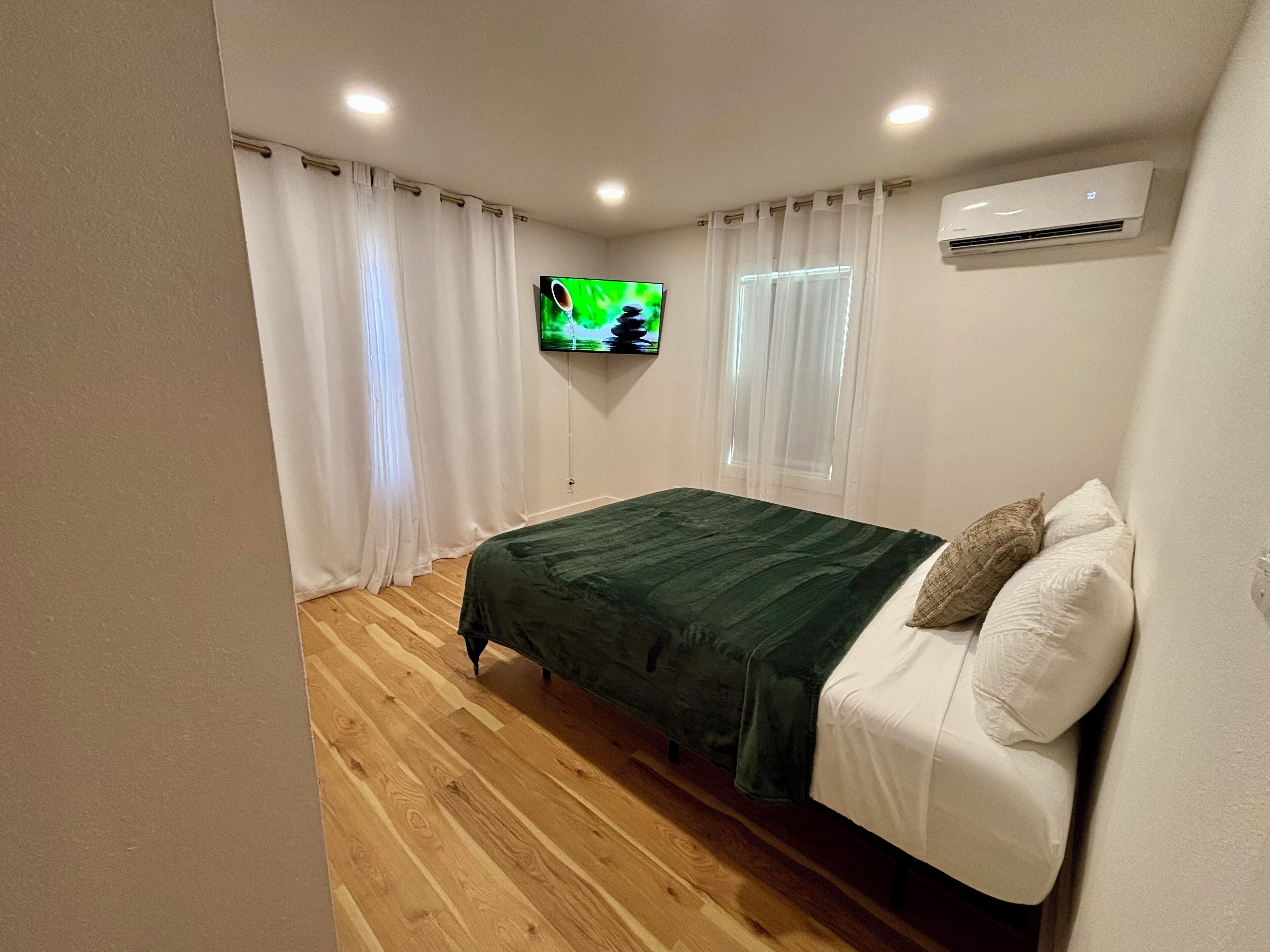 Ferros/tábuas de passar roupa, Wi-Fi, roupa de cama