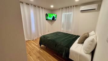 Ferros/tábuas de passar roupa, Wi-Fi, roupa de cama