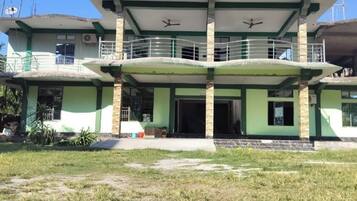 숙박 시설 정면