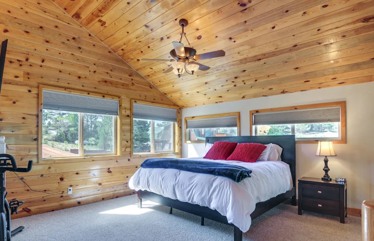 4 chambres, fer et planche à repasser, Wi-Fi, draps fournis