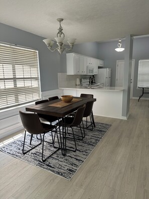 Dining - Townhome in Augusta for Masters near Augusta National Golf Club (Augusta)