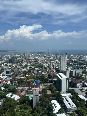 Aerial view - Cozy 1-bedroom condo at the Heart of Cebu @Horizon 101 (Cebu City)