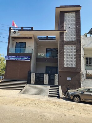 Exterior - Family-Friendly 2BHK Homestay with All Amenities (Udaipur)