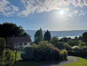 Property grounds - 150 m from Lake Annecy, Family home (Menthon-Saint-Bernard)