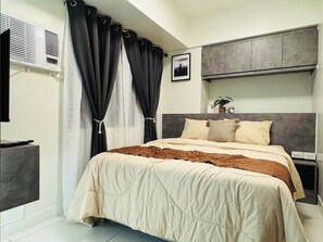 Internet, bed sheets - Cozy 1-bedroom condo with Balcony at the Heart of Cebu City (Cebu City)