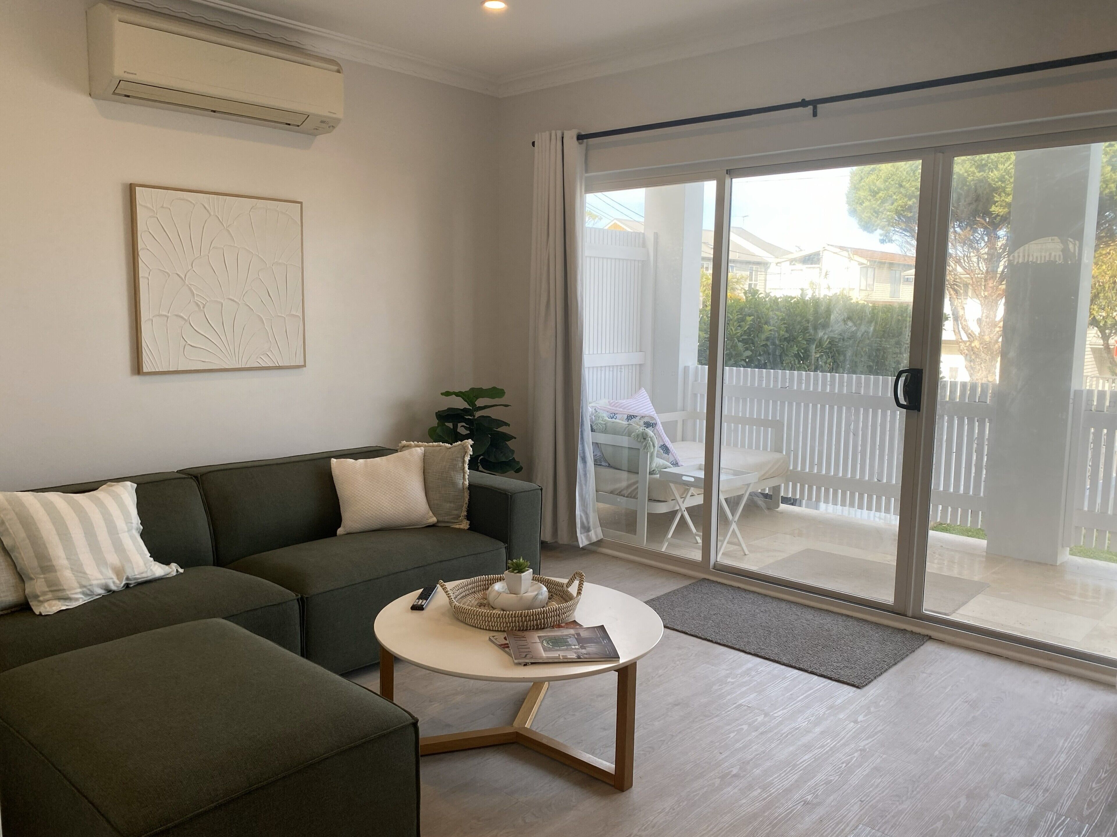 تلفزيون ذكي، كُتُب