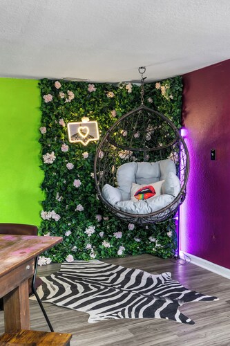 Insta-worthy 3-bedroom house in Des Moines