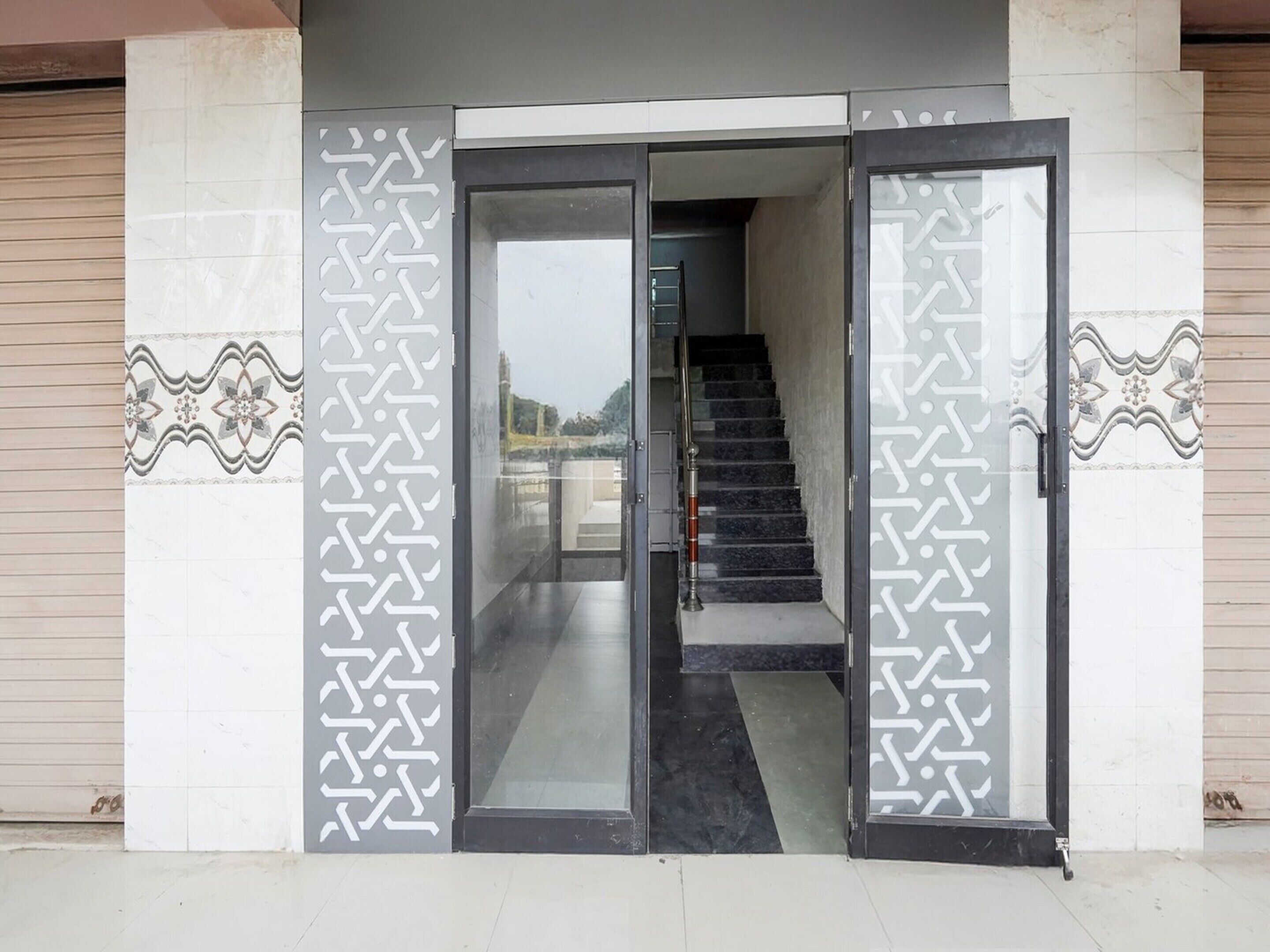 House | Reception