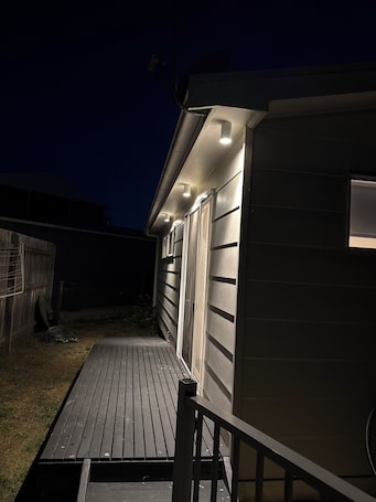 Terrace/patio. 100m to the Beautiful Beach, fully self contained bungalow and pet friendly.