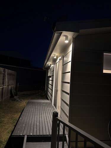 100m to the Beautiful Beach, fully self contained bungalow and pet friendly.