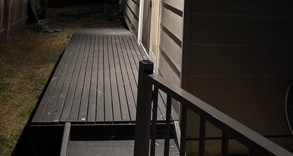 100m to the Beautiful Beach, fully self contained bungalow and pet friendly.