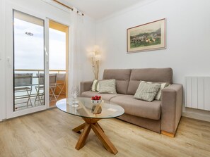 TV - Platja Mar by Interhome (L'Escala)