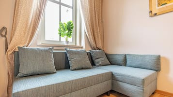 Basic Apartment | Living room