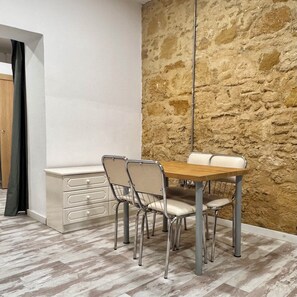 Dining - Refined 1-Bed Othonos Flat in Walled Nicosia Near Culture,Unis & Modern Sights (Nicosia)