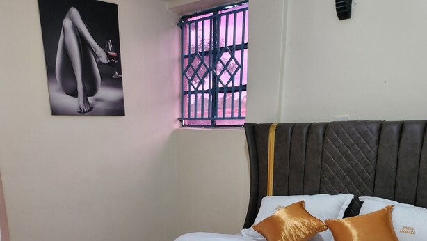 1 bedroom, iron/ironing board, internet, bed sheets