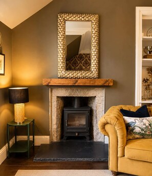 Interior - The Yellow Door, Inverness (Inverness)