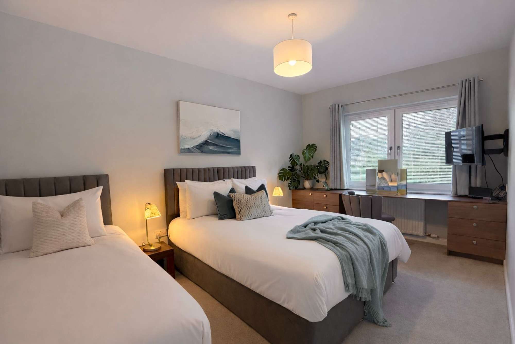 2 bedrooms, iron/ironing board, WiFi, bed sheets