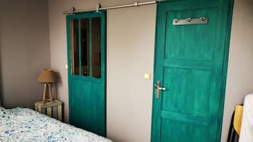 Fer et planche à repasser, Wi-Fi, draps fournis