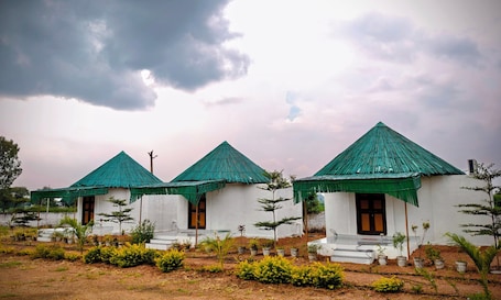 Exterior. Glory Farm