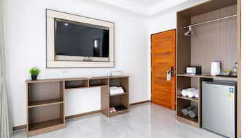 Chambre Double Supérieure, balcon, vue établissement | Coin séjour