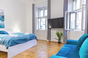 Iron/ironing board, free WiFi - Comfy 2BR Apt For 6 Wiener Stadthalle (Vienna)