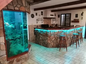 Bar (on property) - Large comfortable house for 6 people (Saint-Malo-de-Guersac)