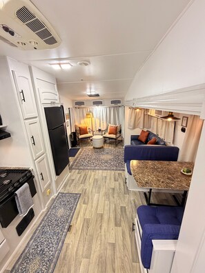 Interior - Bradshaw Sunset Retreat (Springtown)