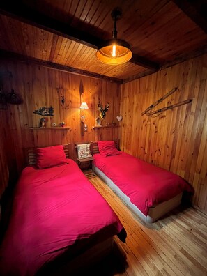 Room - A little jewel on the road to Lac d'Allos (Allos)