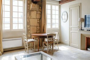 Dining - Élégant 1 chambre cœur du Marais - Calme & charme (Paris)