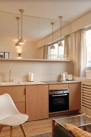 Fridge, oven, stovetop, dishwasher - Chic & cosy 2BR - à deux pas Tour Eiffel 2BR (Paris)