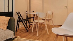 Unclassified image, 5 of 36, button - Elegant Apt near Eiffel Tower, Fast WiFi, (Paris)