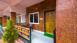 Deluxe Double Room, Balcony, Sea View | In-room safe, laptop workspace, free WiFi