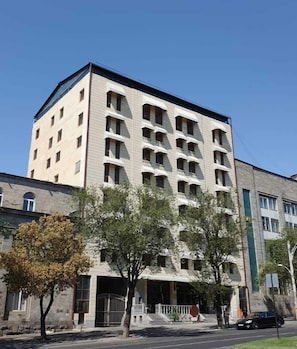 Front of property - Felinger (Yerevan)