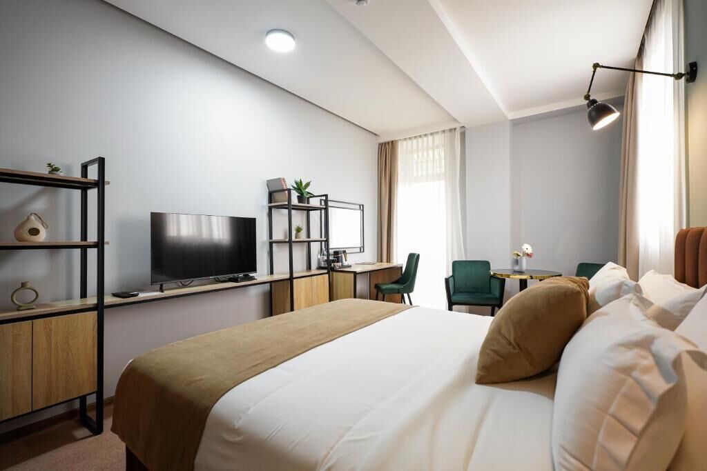 Superior Double Room, City View | In-room safe, soundproofing, free WiFi