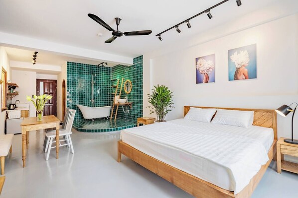 المنشأة من الداخل