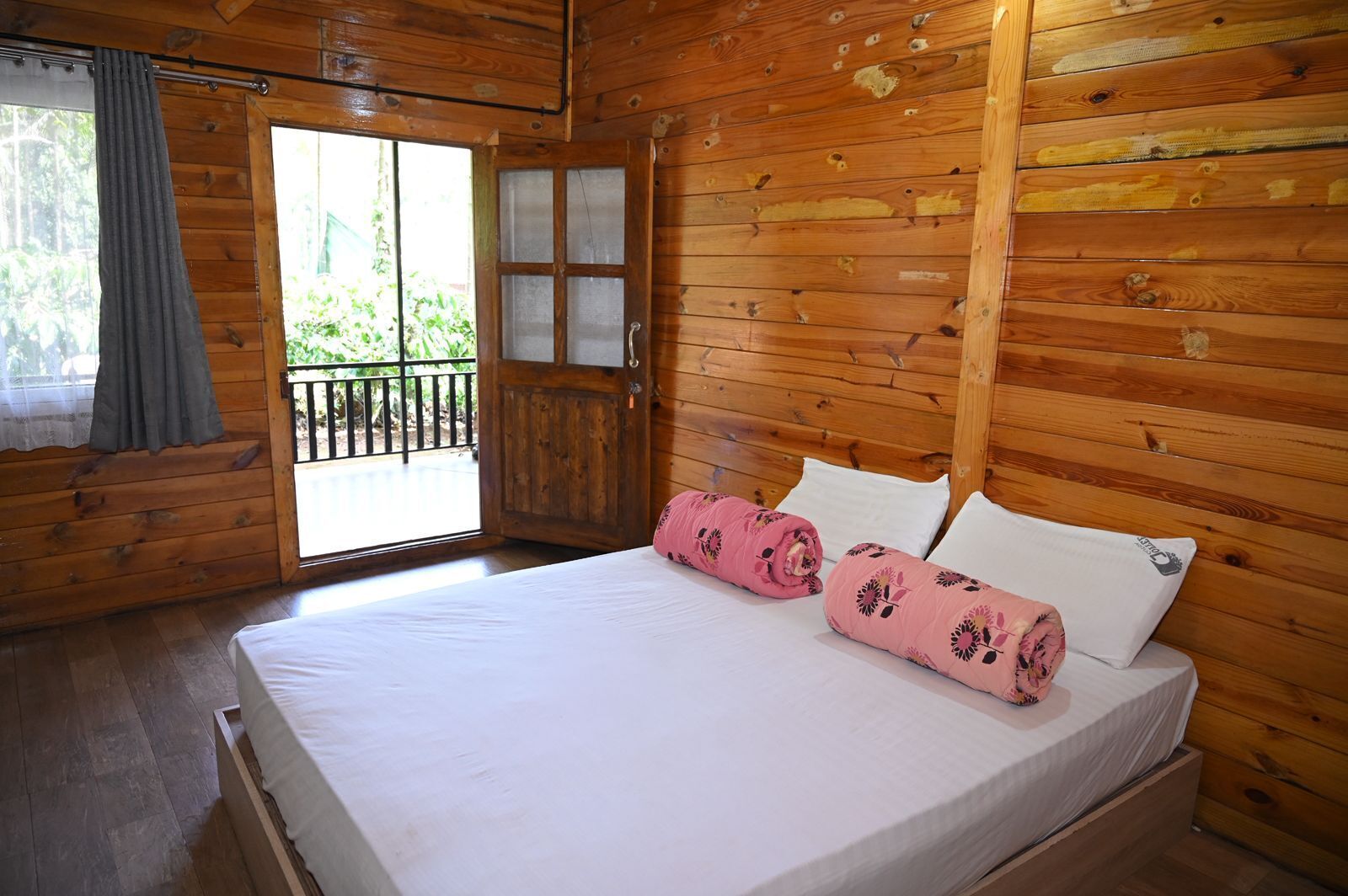 Junior Villa, Hill View | In-room safe, desk, laptop workspace, iron/ironing board