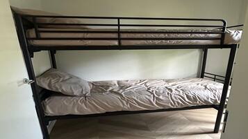 House | 4 bedrooms, bed sheets