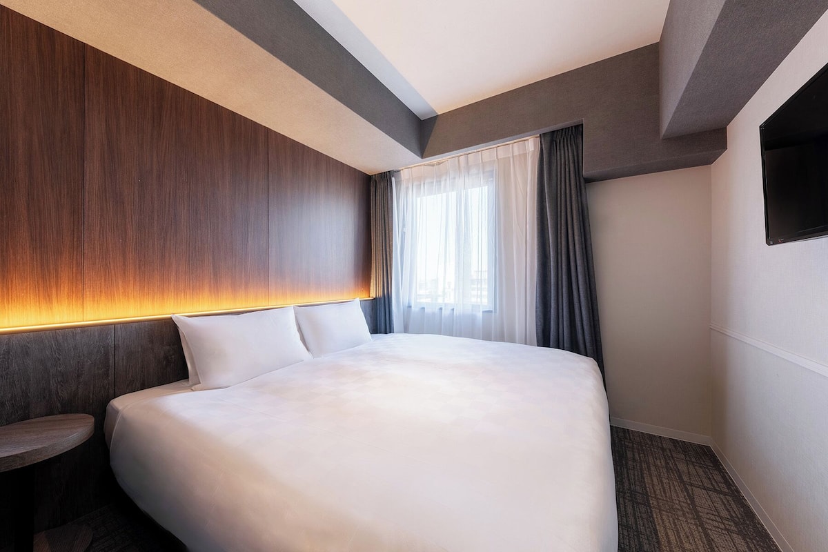 Standard Room, 1 King Bed, Non Smoking | Free WiFi