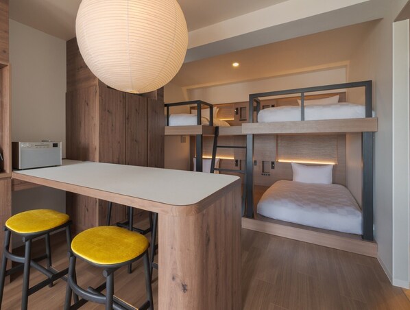 Deluxe Bunk Room, Non-smoking, City View