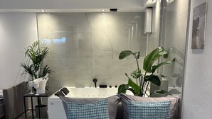 Unclassified image, 5 of 48, button - Relax vacation apartment - with whirlpool & sauna (Medebach)