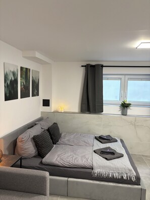 1 camera, Wi-Fi, lenzuola