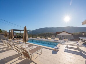House | Pool | Outdoor pool - Family Holiday Home in Tugare (Omis)